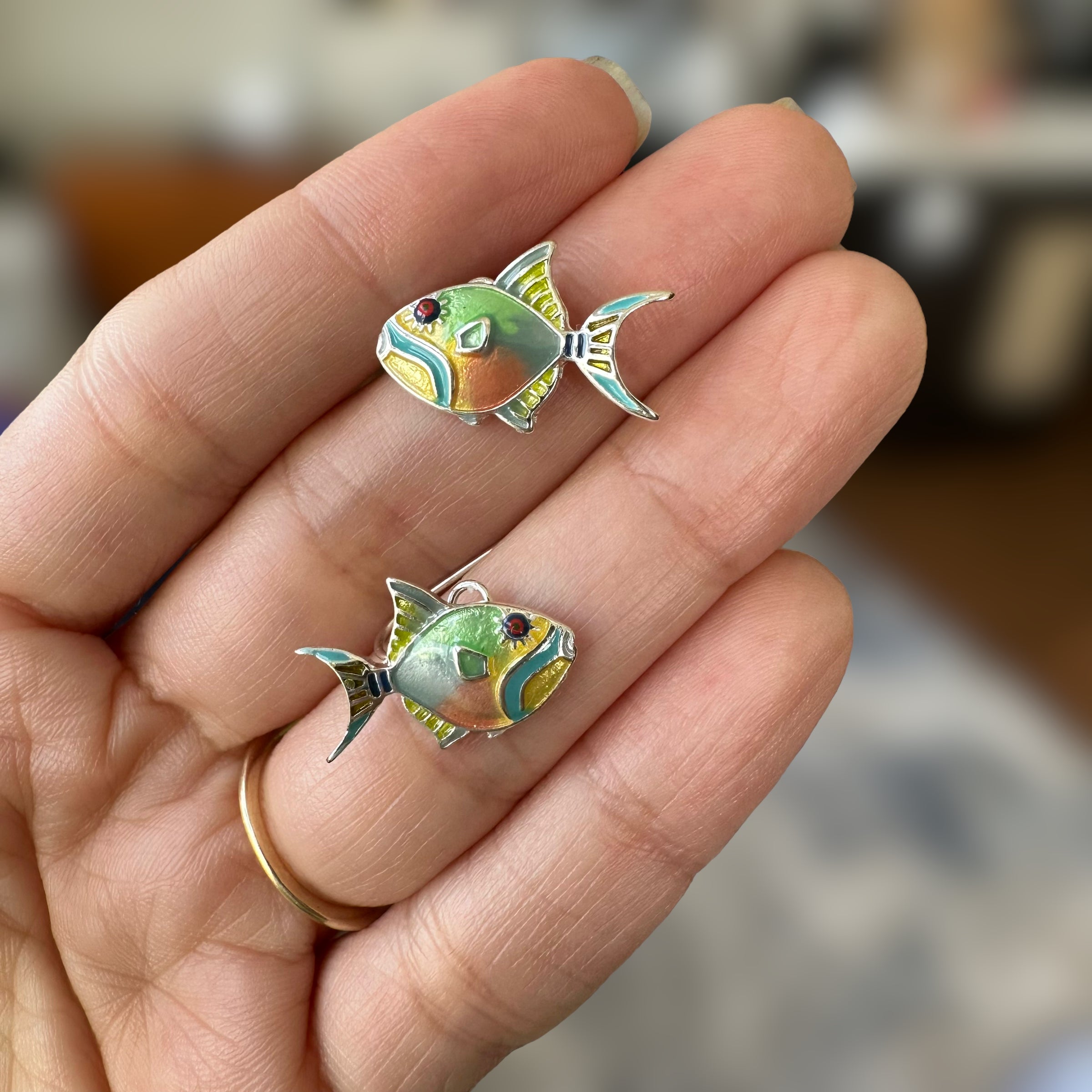 Queen Trigger Earrings