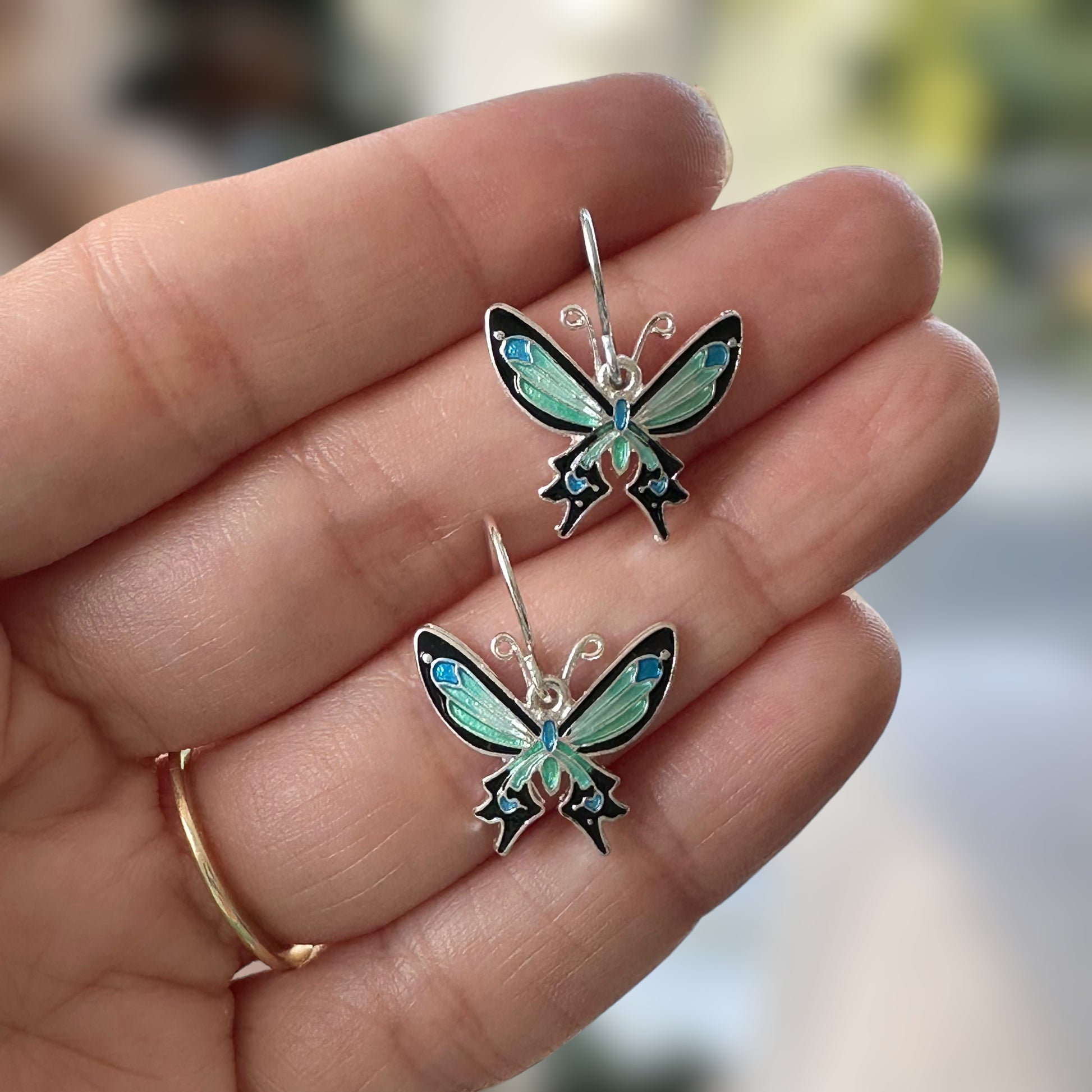 Mariposa Earrings - Pin